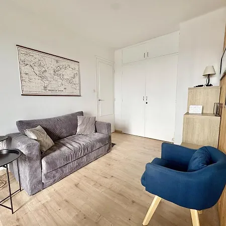 Apartment Moderne Avec Loggia, Vue Degagee